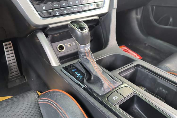 Used Hyundai Sonata 2015 1.6T GLS Smart Model Gear Lever