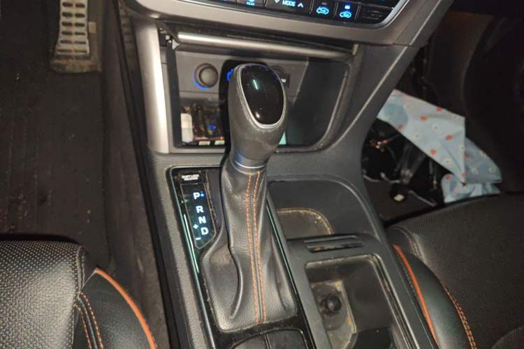 Used Hyundai Sonata 2015 1.6T GLS Smart Model Gear Lever