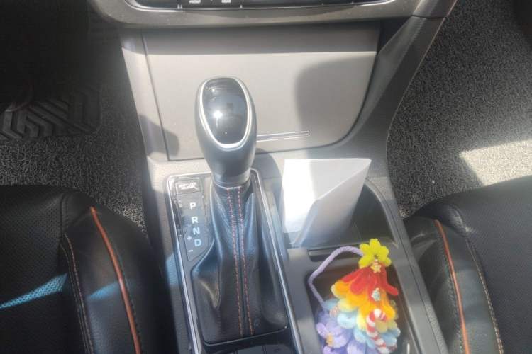 Used Hyundai Sonata 2015 1.6T DLX Prestige Model Gear Lever