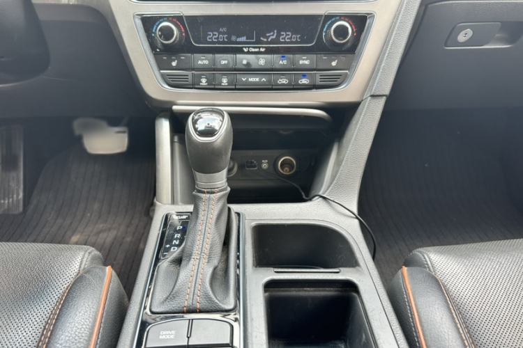 Used Hyundai Sonata 2015 1.6T GLS Smart Model Gear Lever