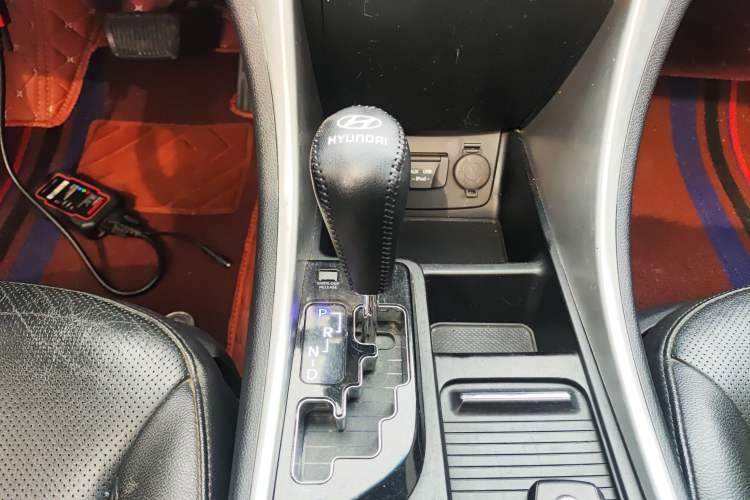 Used Hyundai Sonata 2015 Classic 2.4L Automatic Leading Edition China IV Standard Gear Lever