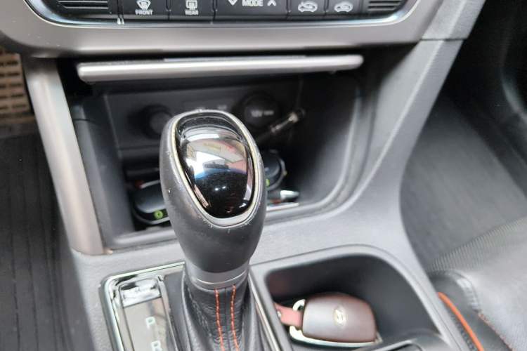 Used Hyundai Sonata 2015 1.6T GLS Smart Model Gear Lever