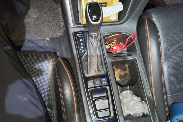 Used Hyundai Sonata 2015 1.6T DLX Prestige Model Gear Lever