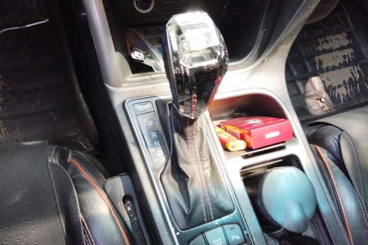 Used Hyundai Sonata 2015 1.6T DLX Prestige Model Gear Lever