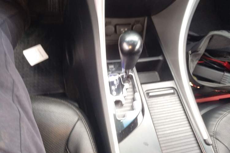 Used Hyundai Sonata 2015 Classic 2.0L Automatic Luxury Edition Gear Lever