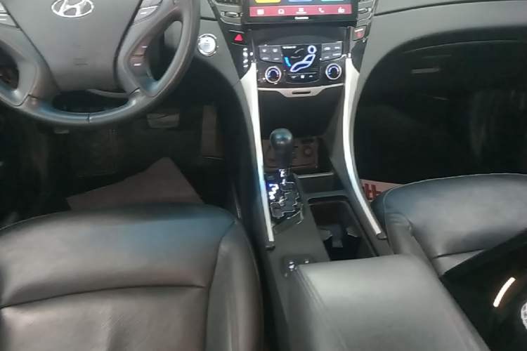 Used Hyundai Sonata 2015 Classic 2.4L Automatic Leading Edition China IV Standard Gear Lever