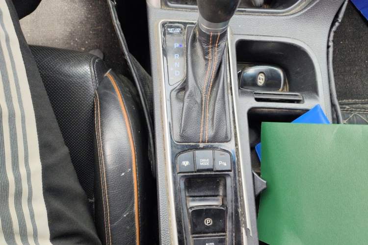 Used Hyundai Sonata 2015 1.6T DLX Prestige Model Gear Lever