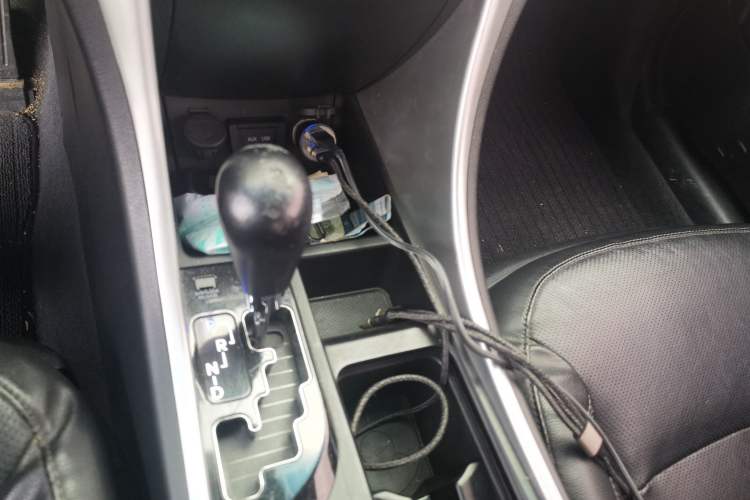 Used Hyundai Sonata 2015 Classic 2.0L Automatic Luxury Edition Gear Lever