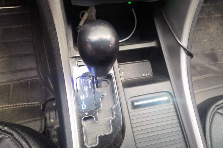 Used Hyundai Sonata 2015 Classic 2.0L Automatic Leading Edition Gear Lever