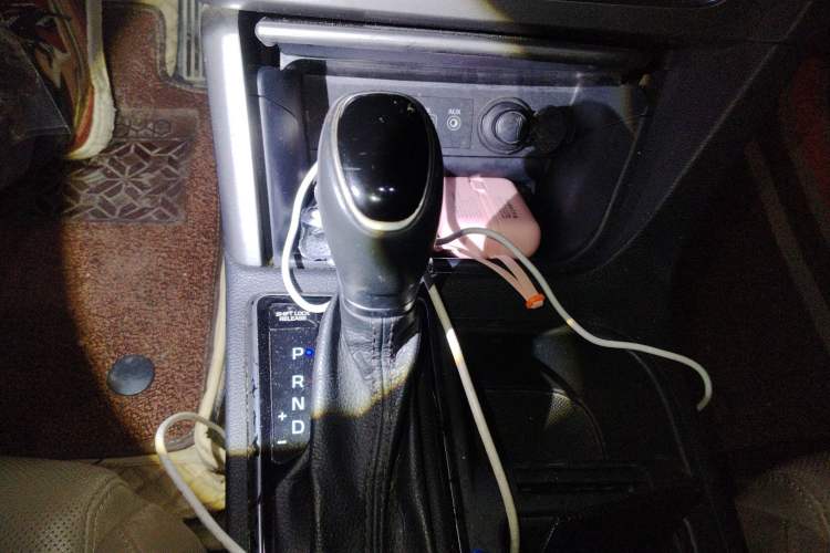 Used Hyundai Sonata 2015 2.4L LUX Ultimate Trim Gear Lever