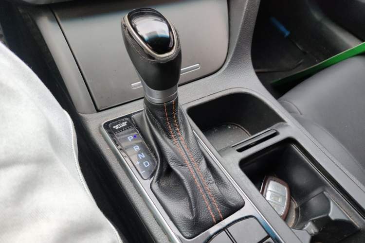 Used Hyundai Sonata 2015 1.6T GLS Smart Model Gear Lever