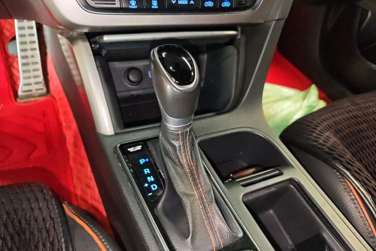 Used Hyundai Sonata 2015 1.6T DLX Prestige Model Gear Lever