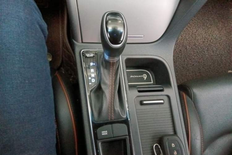 Used Hyundai Sonata 2015 1.6T GLS Smart Model Gear Lever