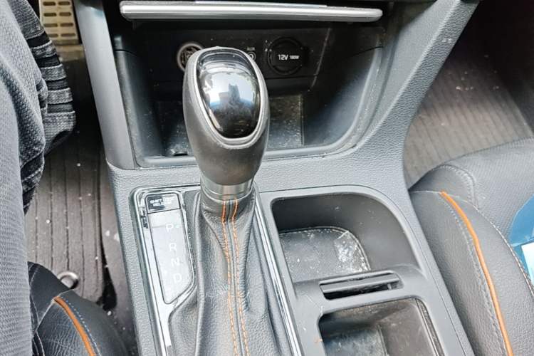 Used Hyundai Sonata 2015 1.6T DLX Prestige Model Gear Lever