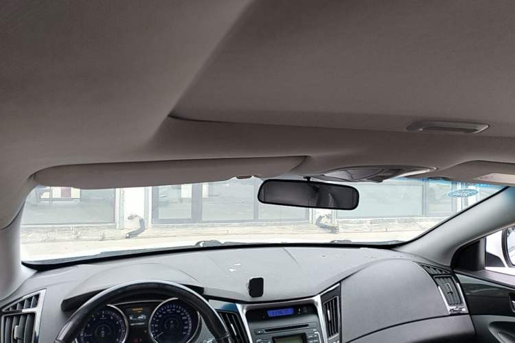 Used Hyundai Sonata 2015 Classic 2.0L Automatic Luxury Edition Headliner