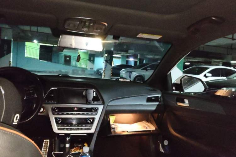 Used Hyundai Sonata 2015 1.6T GLS Smart Model Headliner