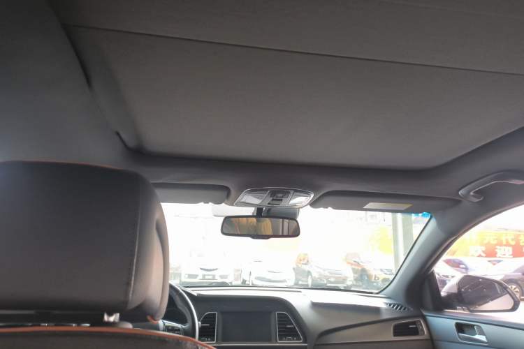 Used Hyundai Sonata 2015 1.6T DLX Prestige Model Headliner