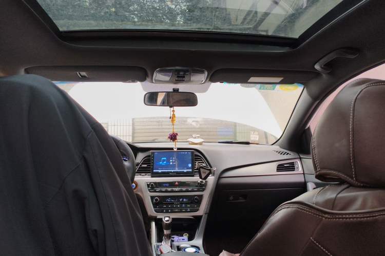 Used Hyundai Sonata 2015 1.6T GLX Advanced Model Headliner