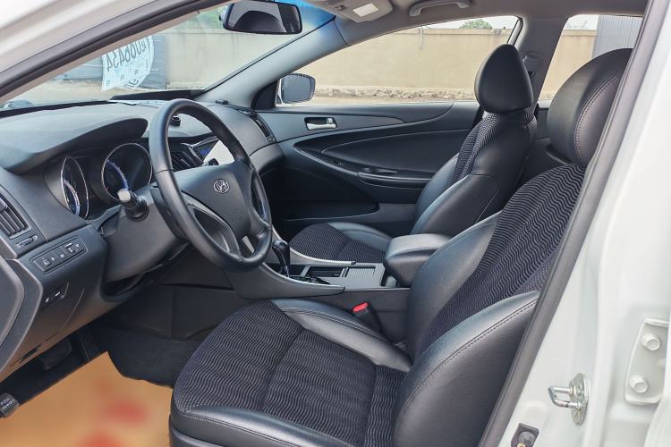 Used Hyundai Sonata 2015 Classic 2.0L Automatic Leading Edition Interior 1