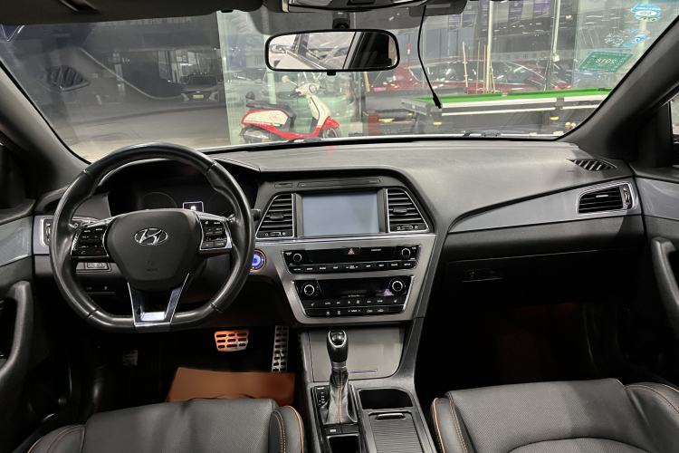 Used Hyundai Sonata 2015 1.6T GLS Smart Model Interior 1