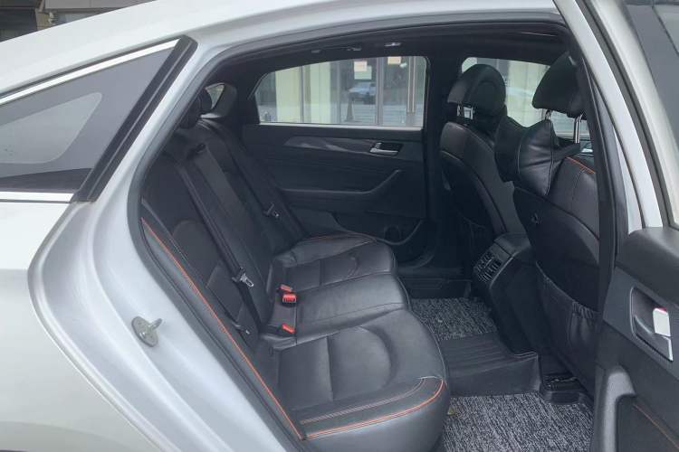 Used Hyundai Sonata 2015 1.6T GLS Smart Model Interior 10