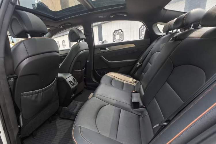 Used Hyundai Sonata 2015 1.6T DLX Prestige Model Interior 2