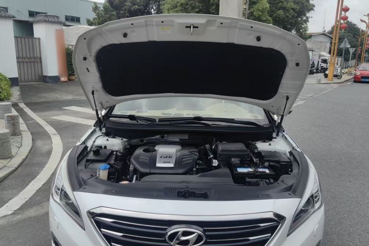Used Hyundai Sonata 2015 1.6T DLX Prestige Model Interior 4