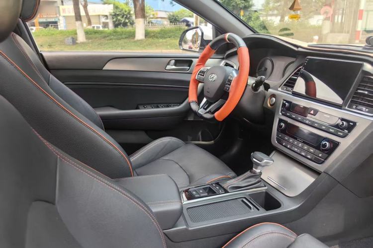 Used Hyundai Sonata 2015 1.6T DLX Prestige Model Interior 5