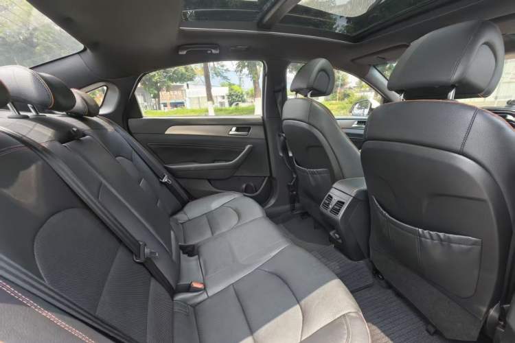 Used Hyundai Sonata 2015 1.6T DLX Prestige Model Interior 6