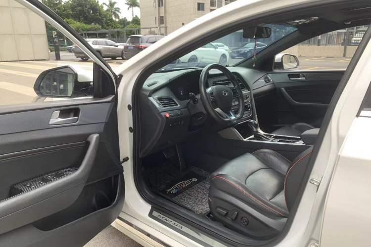 Used Hyundai Sonata 2015 1.6T GLS Smart Model Interior 7