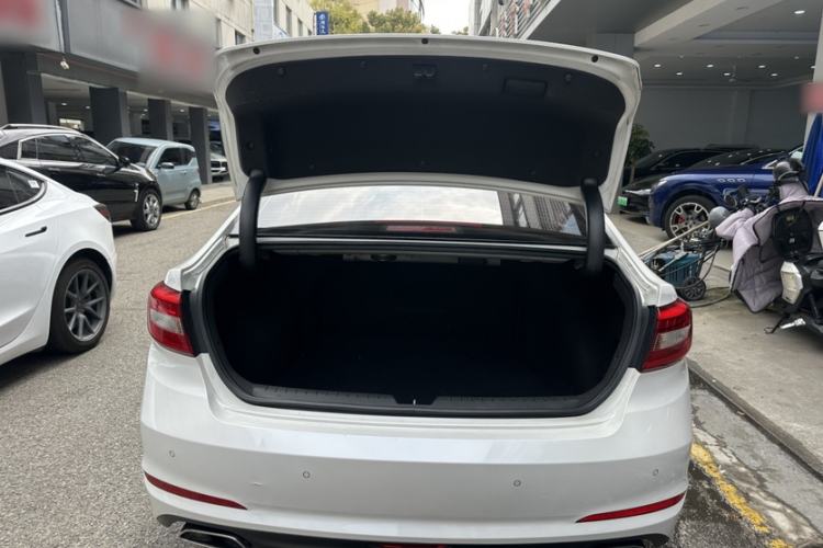 Used Hyundai Sonata 2015 1.6T GLX Advanced Model Interior 7