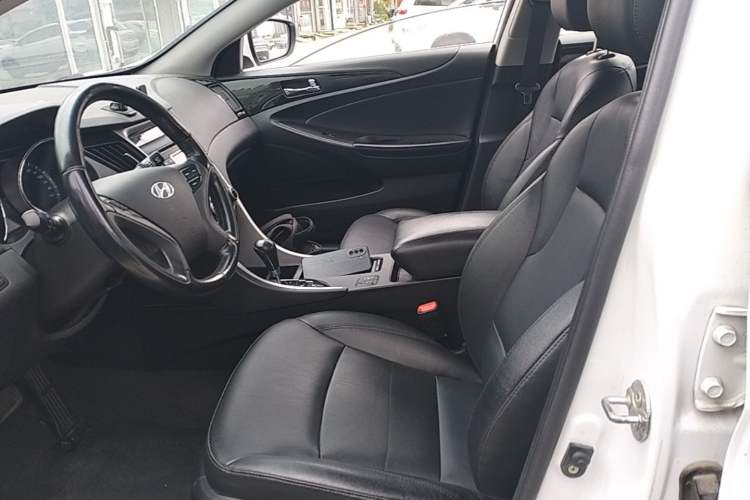 Used Hyundai Sonata 2015 Classic 2.0L Automatic Luxury Edition Left Front Seat