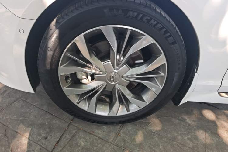 Used Hyundai Sonata 2015 2.4L TOP Flagship Edition Left Front Wheel Hub