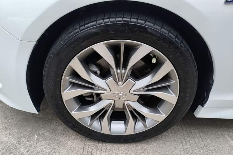 Used Hyundai Sonata 2015 1.6T GLX Advanced Model Left Front Wheel Hub