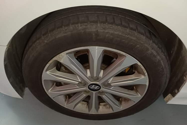Used Hyundai Sonata 2015 1.6T GLS Smart Model Left Front Wheel Hub