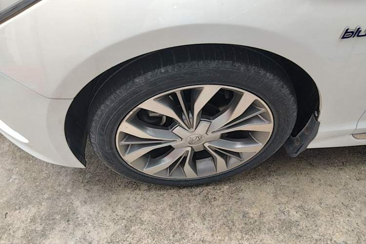 Used Hyundai Sonata 2015 1.6T GLX Advanced Model Left Front Wheel Hub