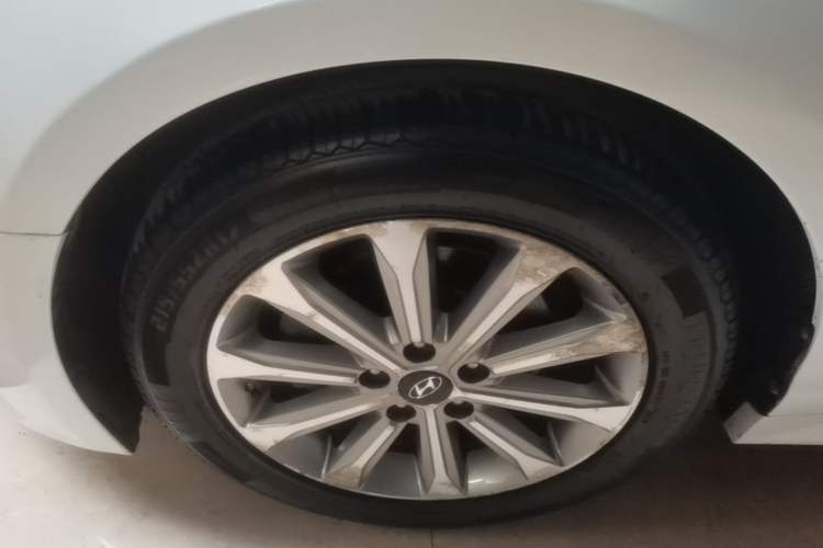 Used Hyundai Sonata 2015 1.6T GLS Smart Model Left Front Wheel Hub