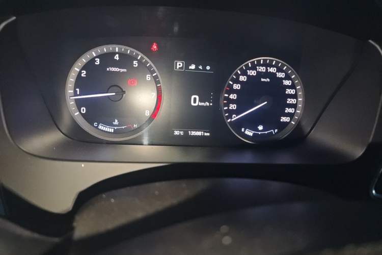 Used Hyundai Sonata 2015 1.6T GLX Advanced Model Odometer Close Up