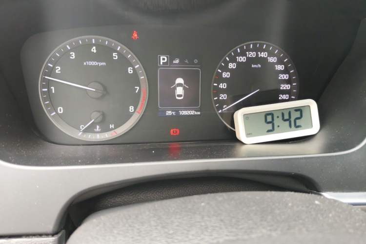 Used Hyundai Sonata 2015 1.6T GLS Smart Model Odometer Close Up