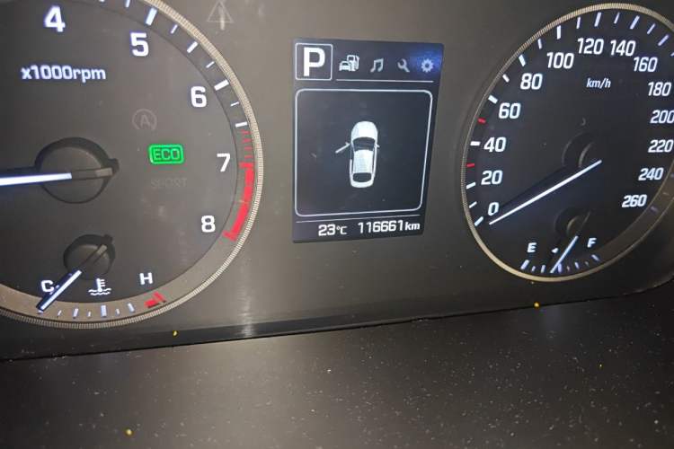 Used Hyundai Sonata 2015 1.6T GLS Smart Model Odometer Close Up