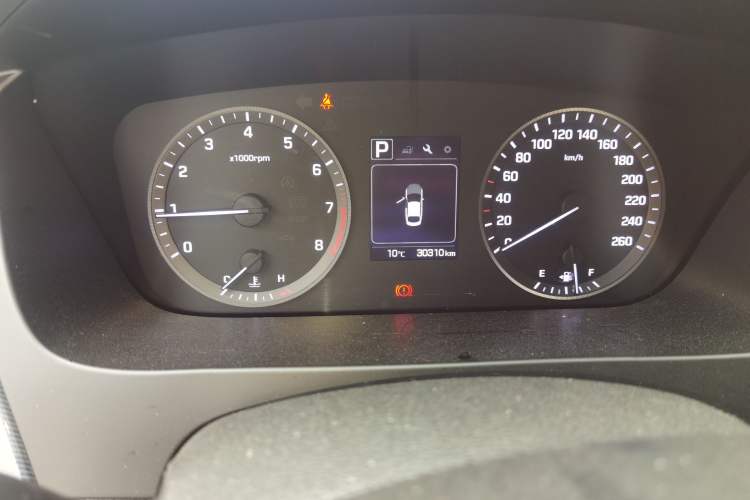 Used Hyundai Sonata 2015 1.6T GS Fashion Edition Odometer Close Up