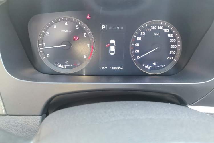 Used Hyundai Sonata 2015 1.6T GLX Advanced Model Odometer Close Up