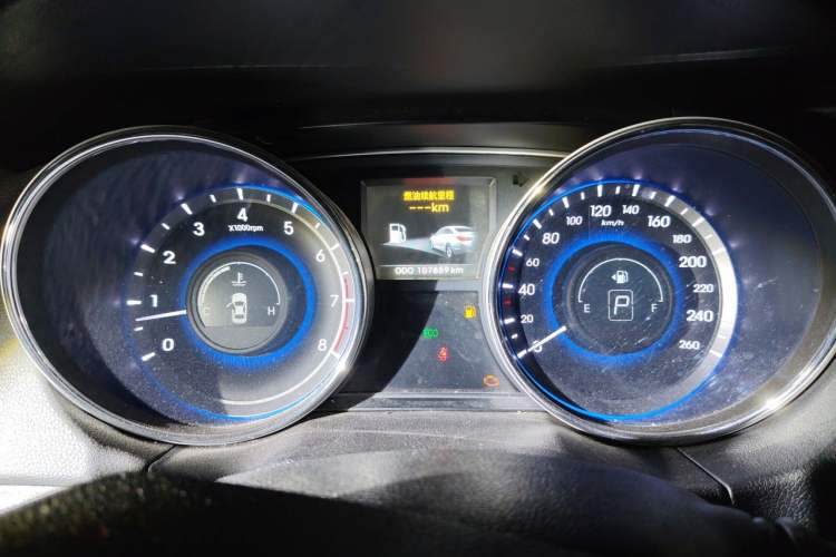 Used Hyundai Sonata 2015 Classic 2.4L Automatic Leading Edition China IV Standard Odometer Close Up