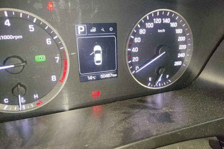 Used Hyundai Sonata 2015 1.6T GS Fashion Edition Odometer Close Up