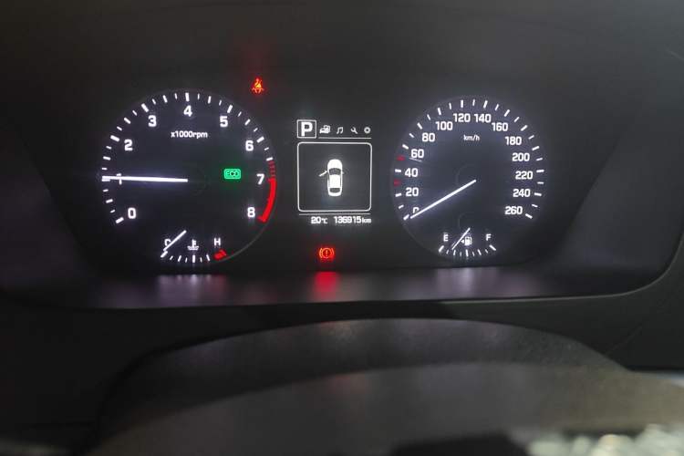 Used Hyundai Sonata 2015 1.6T GLS Smart Model Odometer Close Up