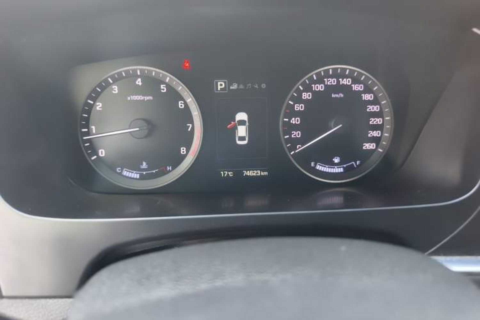 Used Hyundai Sonata 2015 1.6T DLX Prestige Model Odometer Close Up