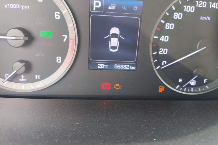 Used Hyundai Sonata 2015 1.6T GLS Smart Model Odometer Close Up