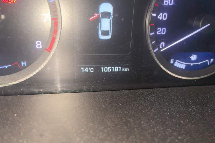 Used Hyundai Sonata 2015 1.6T GLX Advanced Model Odometer Close Up