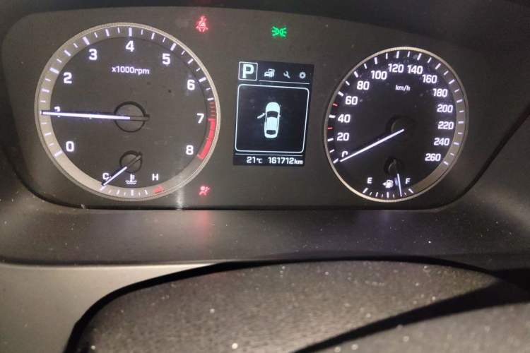 Used Hyundai Sonata 2015 1.6T GLS Smart Model Odometer Close Up