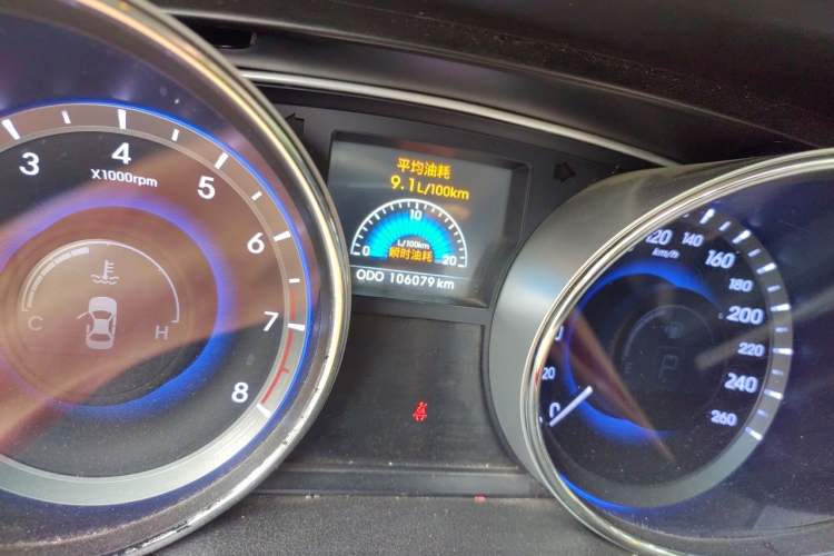 Used Hyundai Sonata 2015 Classic 2.0L Automatic Leading Edition Odometer Close Up
